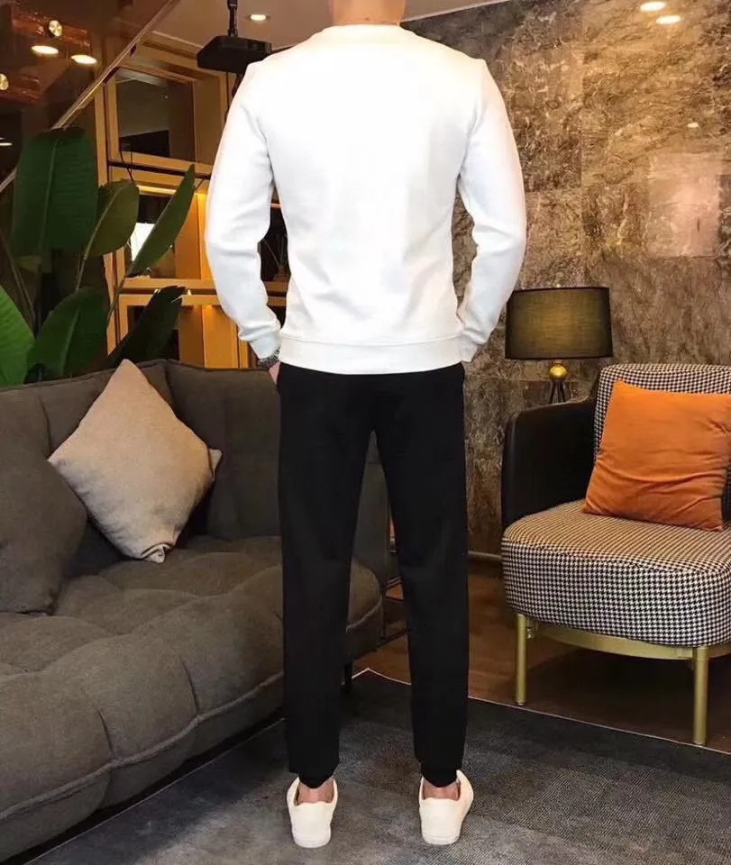 🅿️380 [LV Louis Vuitton] (Fat Man Gospel) hot-selling suit is coming. Focus on the original version of the official website. 2025 new hot-selling sweatshirt suit. The original order is hard to buy🇭🇰. It is the meticulous work of top designers for a fitting and perfect upper body effect. All-natural high-quality Roman cotton 100%, close-fitting comfort, noble and elegant! Original hardware embodies elegance and nobility! Counter size: M-5XL (maximum wear up to 220 pounds)